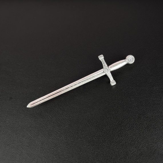 Broche épée Excalibur, broche gothique, accessoire dague, broche pour hommes et femmes, bijou occulte