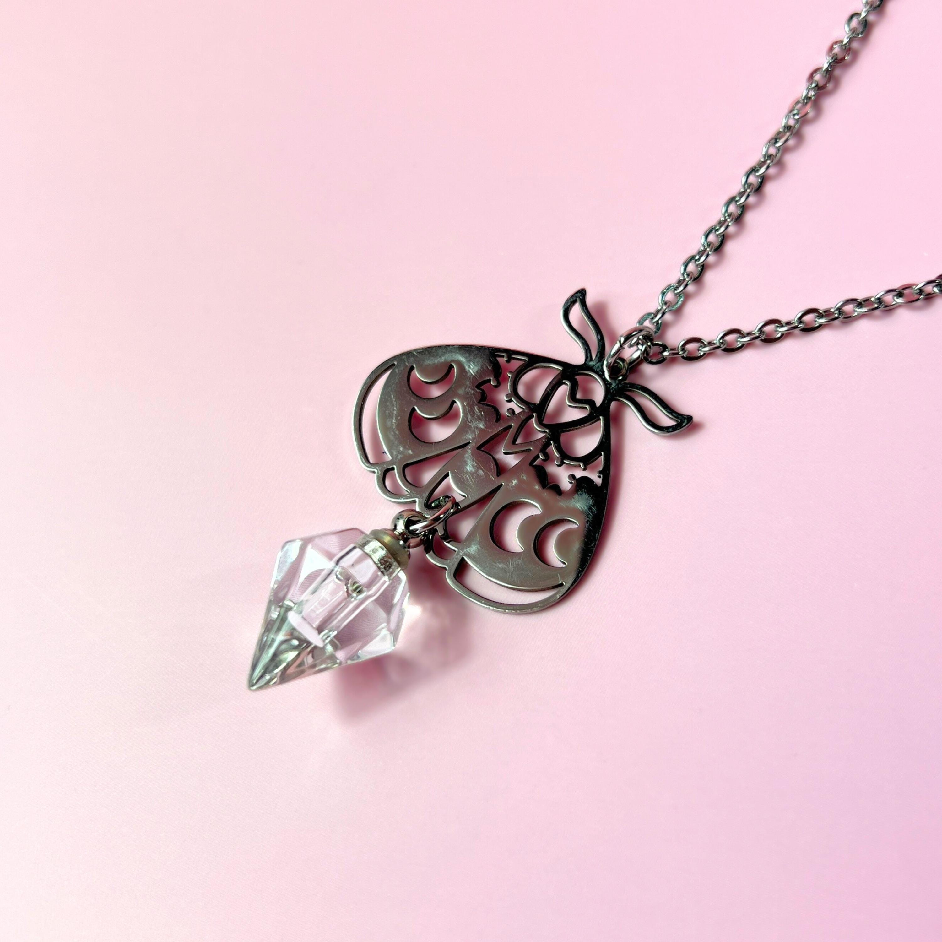 Collier de potion gothique - France
