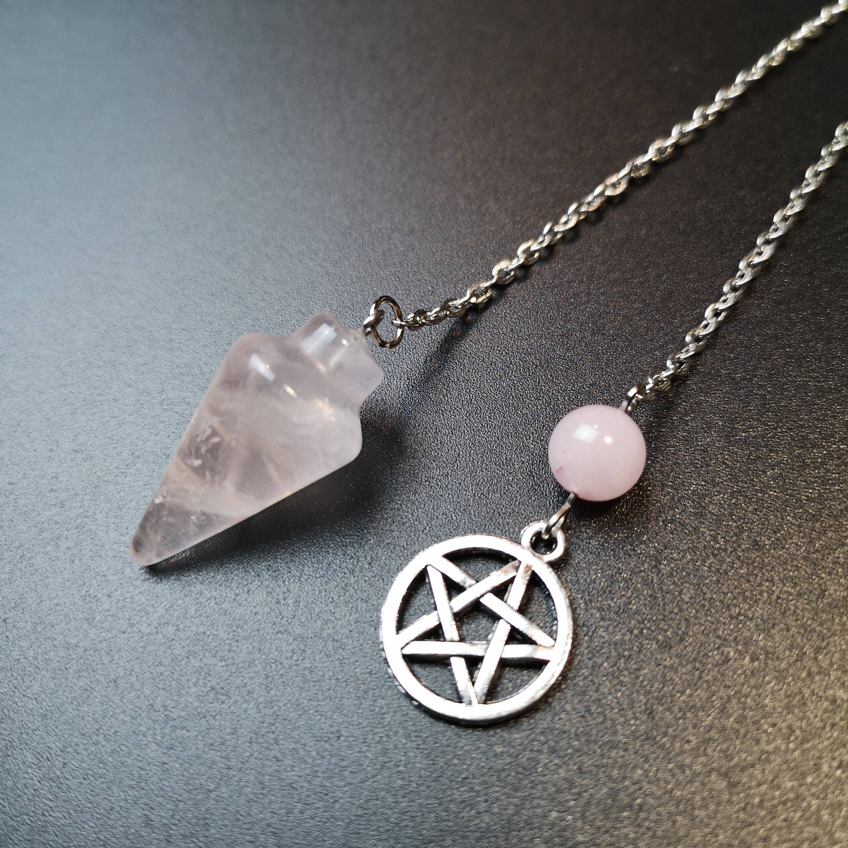 Pendule Divinatoire en Quartz Rose et Pentacle Pendule Witchy Pour Radiesthésie Sorcellerie Oracle