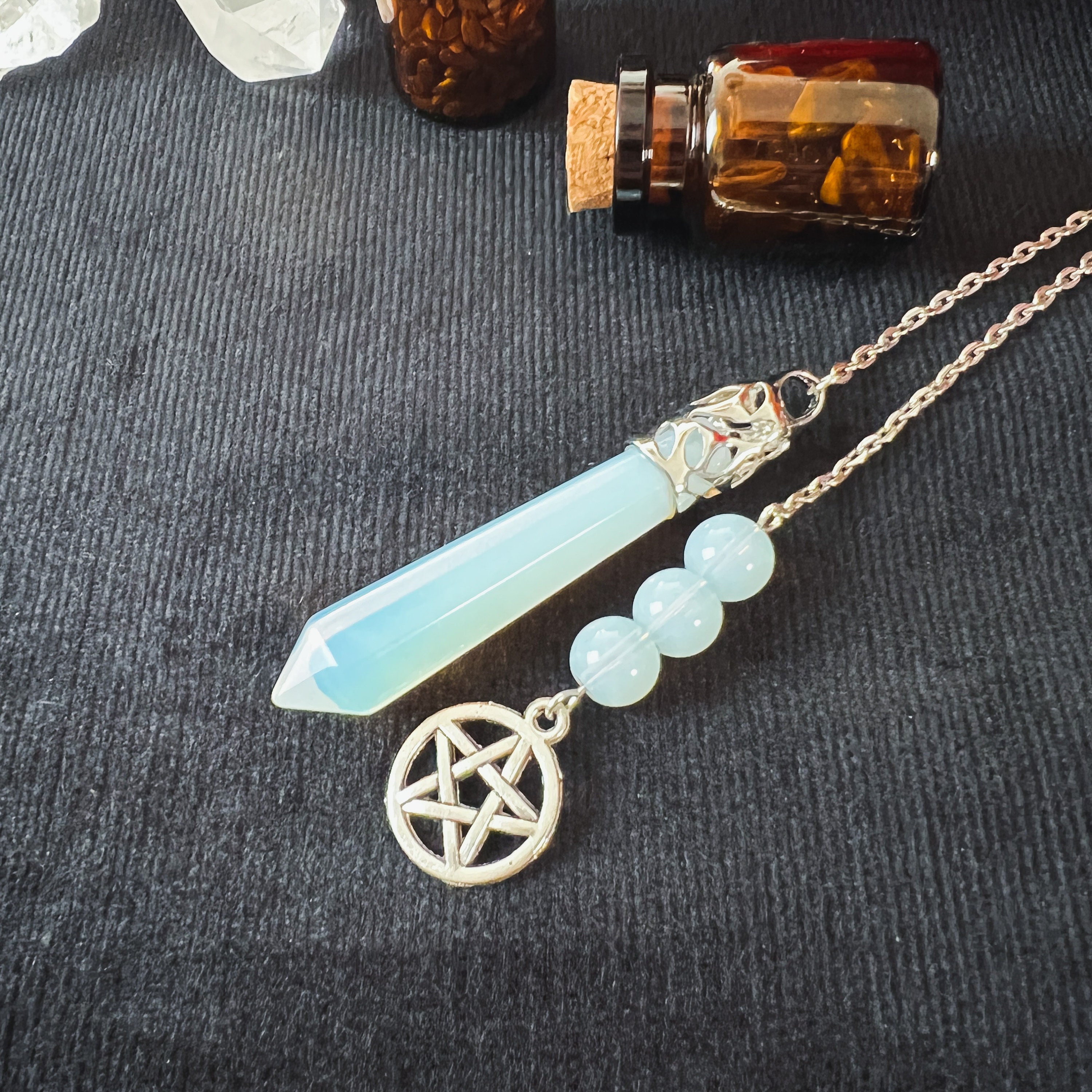 Pendule en Opalite, avec Son Pentacle, Pierre Synthétique Outil Radiesthésie Divination, Pendule Sor