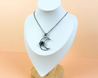Collar de amatista con luna creciente y colgante de piedras preciosas de joyería de brujas