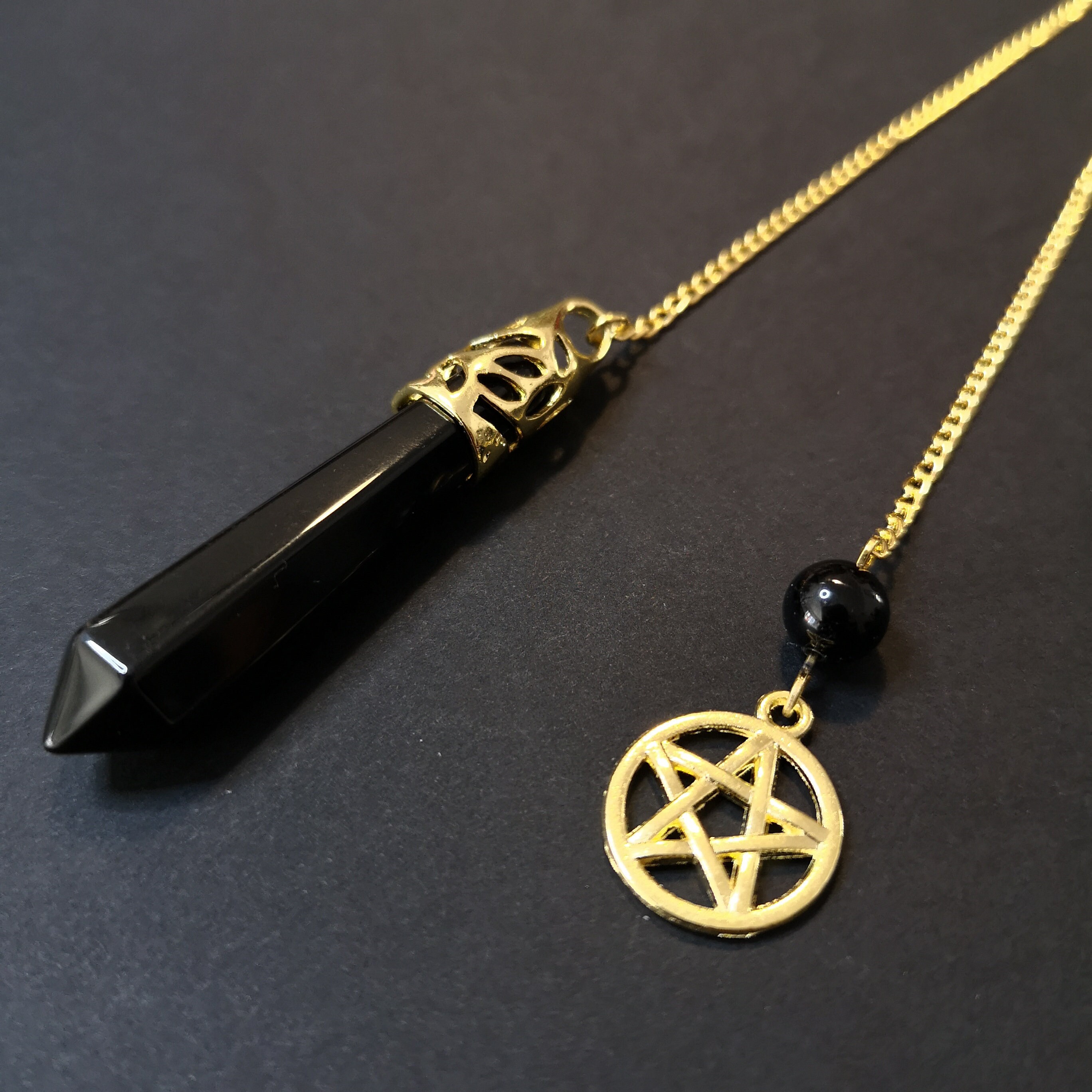 Pendule Divinatoire Doré en Onyx et Obsidienne, avec Un Pentacle, Outil de Radiesthésie Divination, 