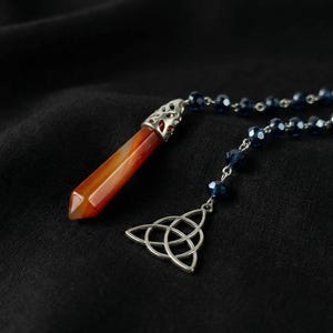 Karneol Pendel, Triquetra, Rosenkranz, Hexenleiter und Weissagung