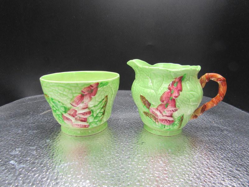 ＊Carlton ware walking Sugar Bowl＊ Carlton Ware Walking Ware Seated Sugar Bowl & Lid (Sold