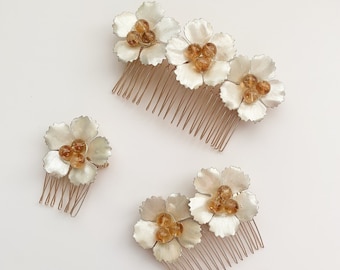 Ivory daisy hair combs. Large daisy hair accessory. Spring wedding headpiece. Citrine comb. Small, medium, large. MADE TO ORDER