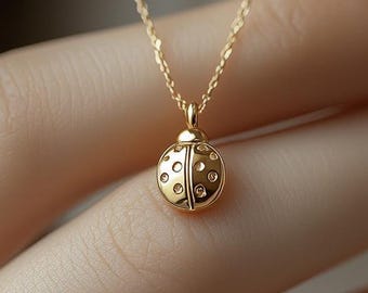 Collar con dije de mariquita de oro amarillo, colgante de insecto, collar de mariquita de oro macizo, amuleto minimalista de buena suerte, delicada joyería de mariquita