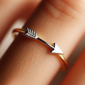 Bow and Arrow Ring - Etsy