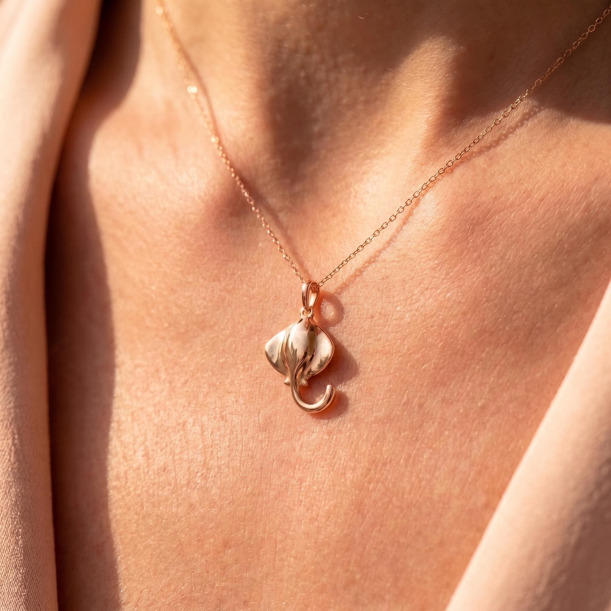 Solid Gold Stingray Charm Necklace, Minimalist Dainty Ocean Pendant
