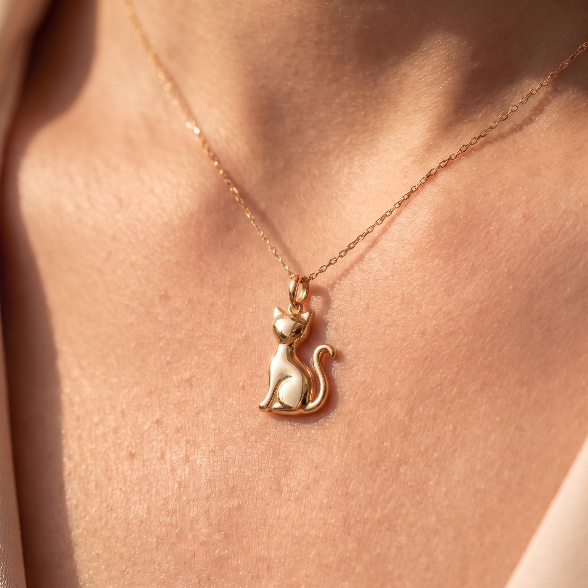 Solid Gold Cat Charm Necklace – Minimalist Scandinavian Retro Dainty Pendant