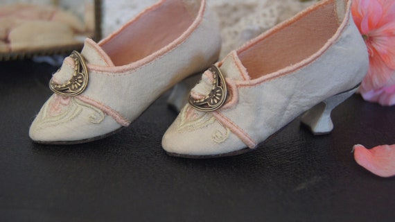 Beautiful Leather Shoes bodure Heel for Antique Doll 85mm3