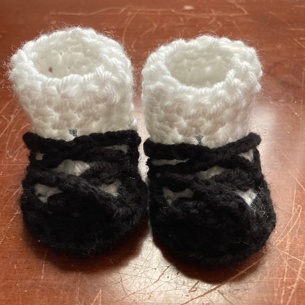Crochet Irish Ghillies-0-3, 3-6, 6-9 month, doll sizes/ Irish Dance Baby Booties/Celtic Ghillies