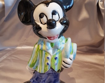 Beautiful vintage Disney figurine  Mickey Mouse . Collectable.