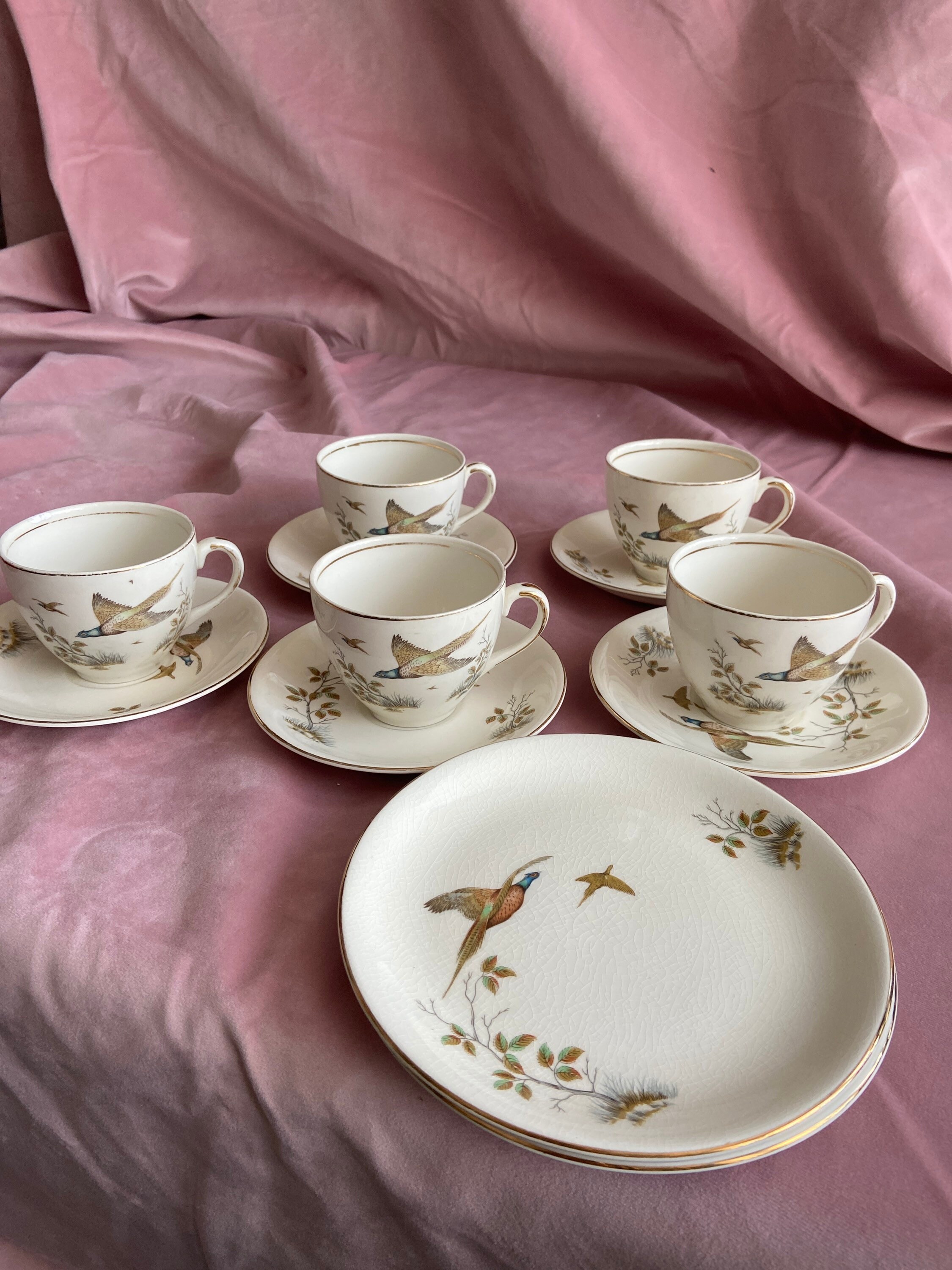 A Very Pretty Vintage Tea Set of 12 Made in England Alfred Meakin