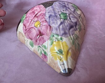 Vintage Ceramics Humidifier with painting beautiful flowers.