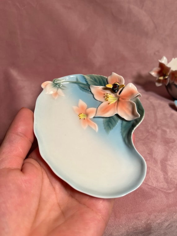 Beautiful Franz Porcelain Collection Bee Pin Tray Design Jen Woo