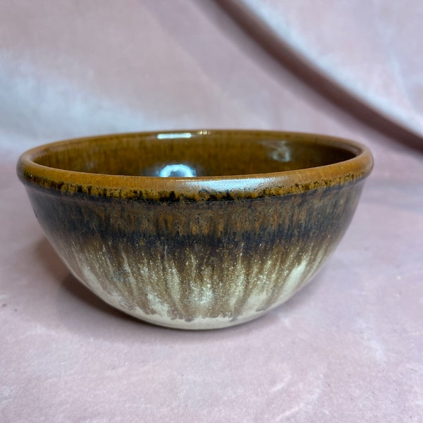 Vintage beautiful stoneware bowl. Soup bowl John Narlow potery.