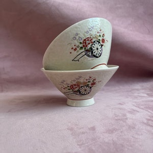 Vintage set of 2 rice bowls.Unique Asian bowls.