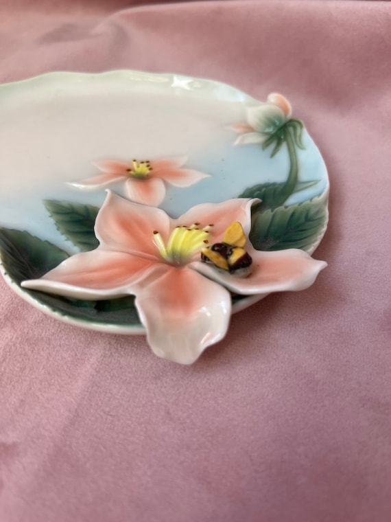 Beautiful Franz Porcelain Collection Bee Pin Tray Design Jen Woo