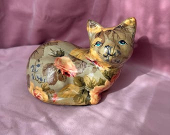 美しいビンテージ猫の置物、磁器の花で飾られた猫。 - Etsy 日本