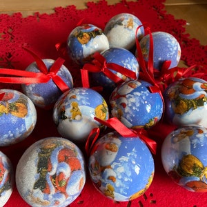 Vintage set of 14 decoupage design baubles Christmas tree decorations.Original box.