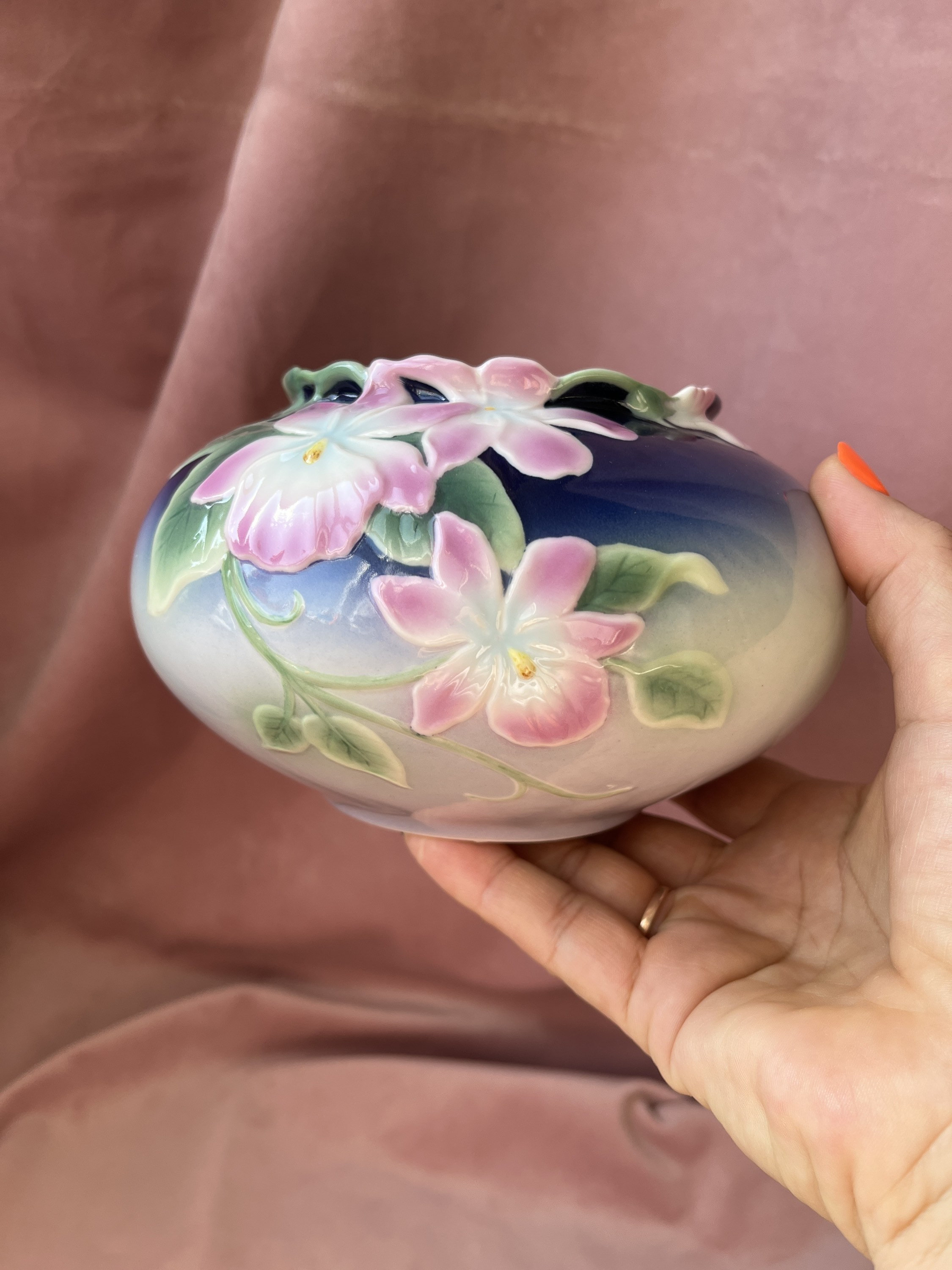Franz Collection 登峰造極 瓷瓶 Franz Collection Blue Orchid Vase FZ00284 – Biggs Ltd