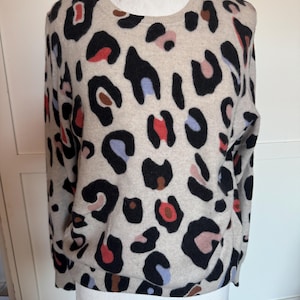 Vintage Unik kashmirbeige med färgglad tand storlek 18.