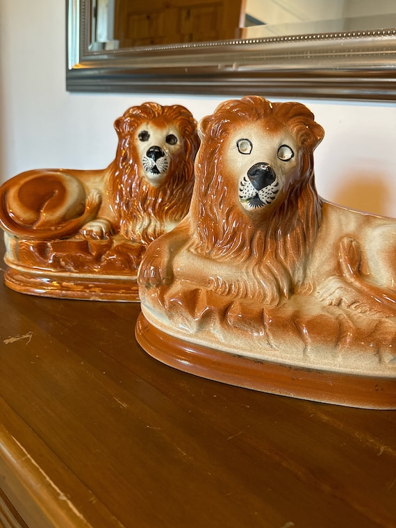 Unique XXL Pair of Staffordshire Lying Lions. - Etsy