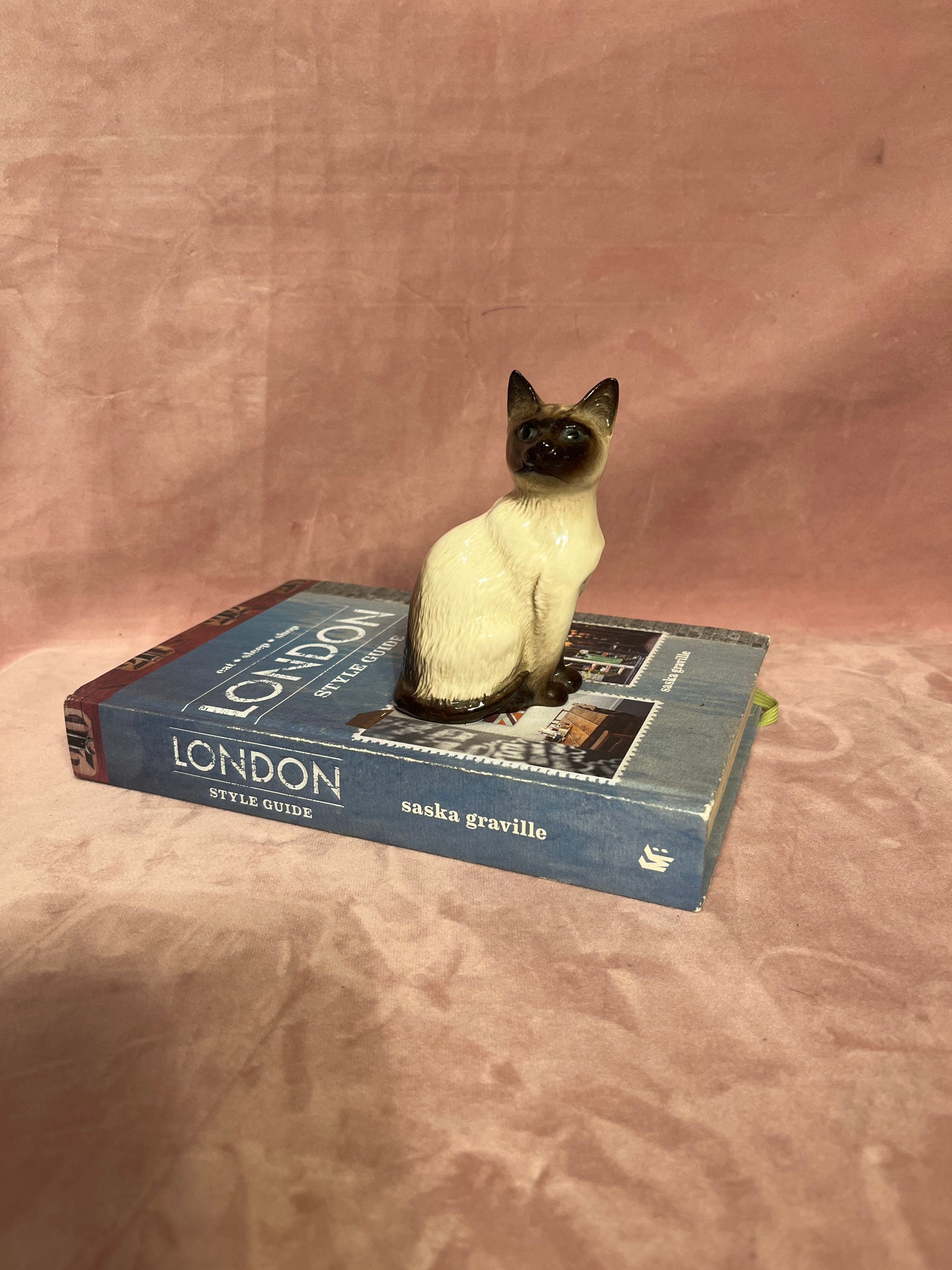 John Beswick gray Cat Pawing. New