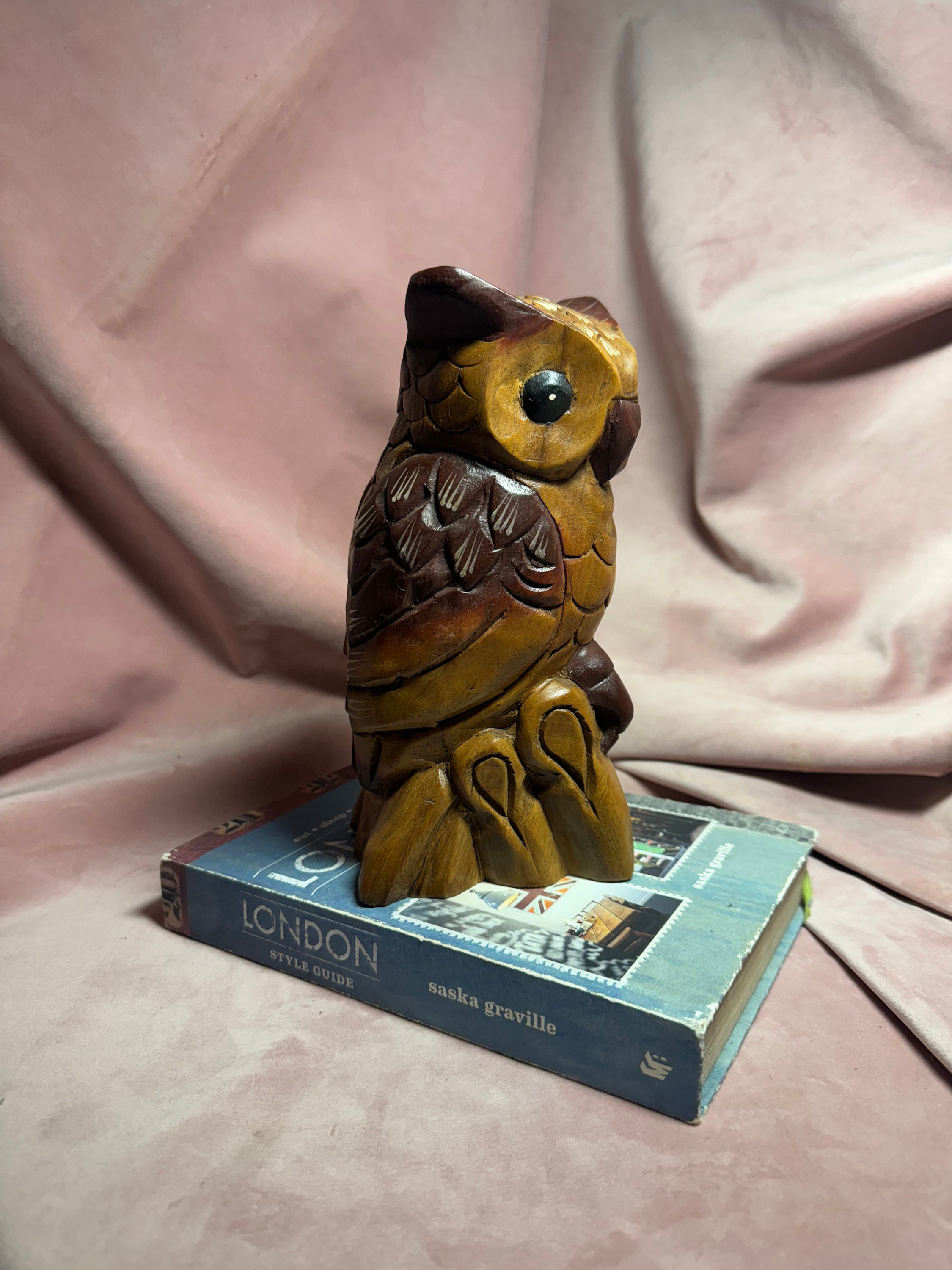 Vintage large wooden owl.Beautiful decoration,hand painted.Unique owl.