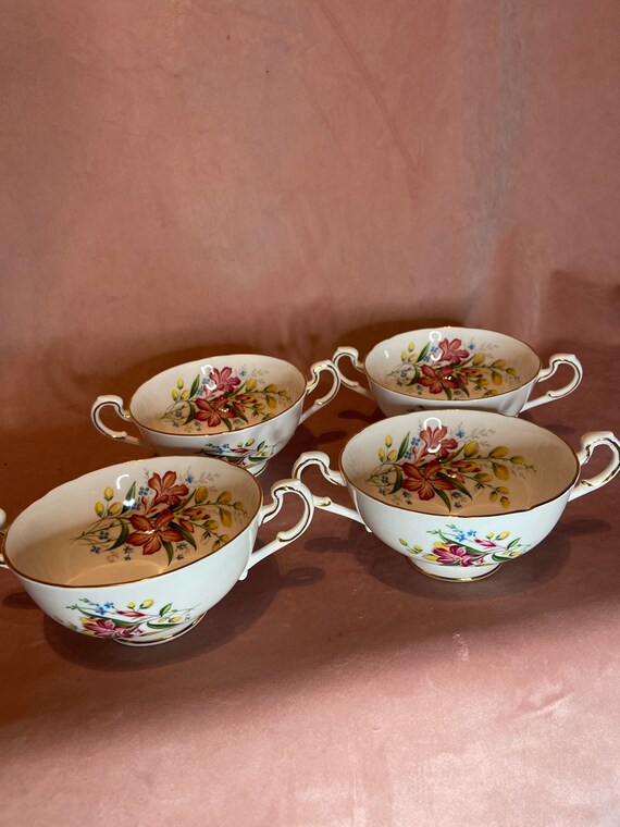 Beautiful Vintage Set of 4 Soup Bowl.unique Shape Bowl With Gold