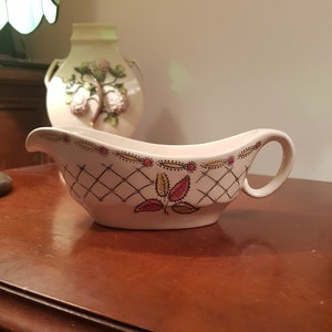 Vintage English Broadhurst sauce boat.