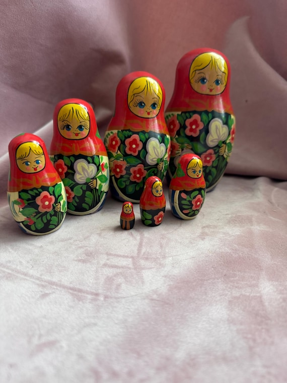 AEVVV Poupées Russes Matriochka – Set of 7 Wooden