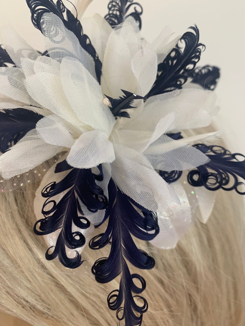 Races Ladies New Design CreamNavy Blue Hair Flower CurlyFeathers Fascinator Headpiece Comb Bridesmaids Weddings Mother Of The Bride