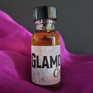 Glamour oil, aphrodite, confidence oils, self esteem spell, witcraft, hoodoo, conjure