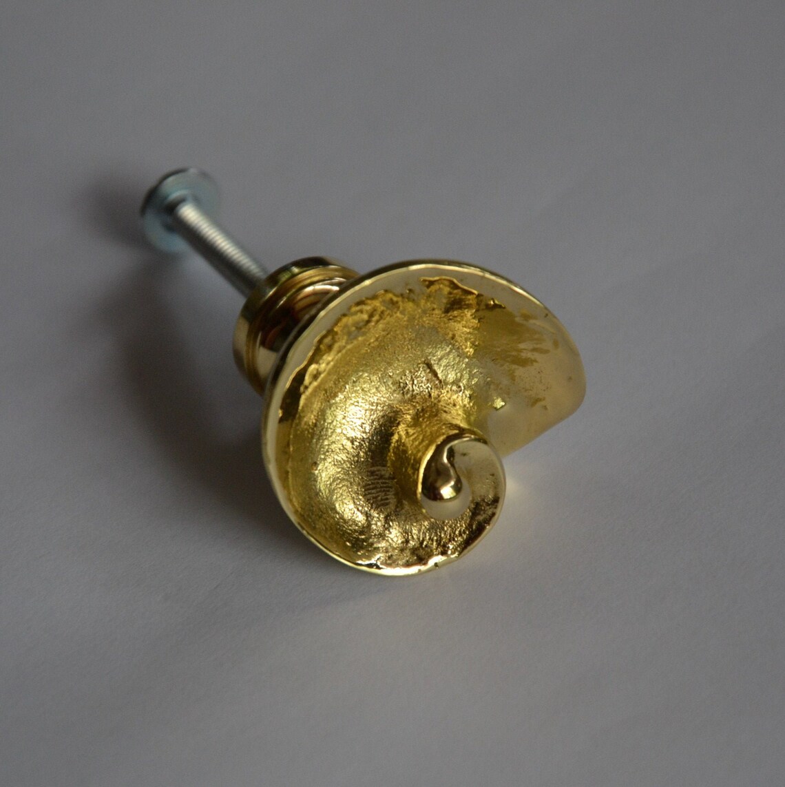 Perilla de muebles en latón | Etsy