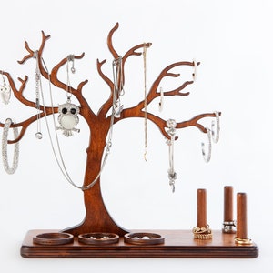 Arbre à bijoux en bois comme support à bijoux décoratif, avec supports pour bagues et compartiments de rangement pour boucles d'oreilles, 100% fait main, pour le rangement des bijoux image 1