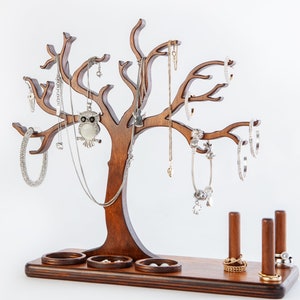 Arbre à bijoux en bois comme support à bijoux décoratif, avec supports pour bagues et compartiments de rangement pour boucles d'oreilles, 100% fait main, pour le rangement des bijoux image 3