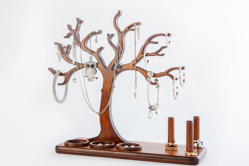 Arbre à bijoux en bois comme support à bijoux décoratif, avec supports pour bagues et compartiments de rangement pour boucles d'oreilles, 100% fait main, pour le rangement des bijoux image 3