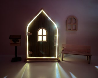 Feen Tür mit Spitzdach und LED-Beleuchtung - verschiedene Farben - für Innen - Feentürchen - Glücksbringer - Feengarten - Wichteltür