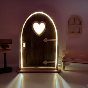 Fairy door with heart and LED lighting - different colors - for indoor use - fairy door - fairy door - lucky charm - fairy garden - gnome door