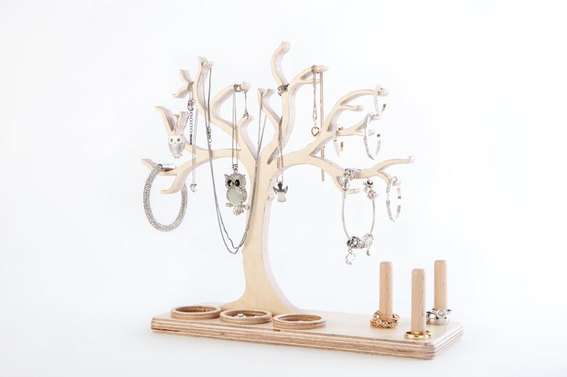 Arbre à bijoux en bois comme support à bijoux décoratif, avec supports pour bagues et compartiments de rangement pour boucles d'oreilles, 100% fait main, pour le rangement des bijoux image 3