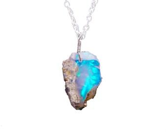 Ruwe Ethiopische opaalhanger, sterlingzilveren geboortesteenketting
