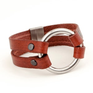 Bracelet en cuir O-ring, Cuir Véritable, Anneau en acier inoxydable, différentes couleurs disponibles. image 3