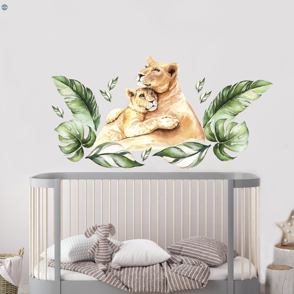 Autocollant mural lion bohème pour chambre d'enfant, décoration chambre lion, autocollant mural maman lion avec feuilles tropicales, bébé lion safari avec maman en beige
