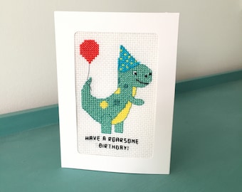 Padrão PDF de cartão de aniversário em ponto cruz de dinossauro