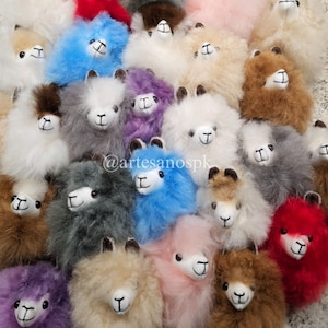 Handcrafted Miniature Alpaca, gift bag accesosries, Alpaca fur Keychain, Alpaca Charm Keychain, Keychain Pom Pom, Soft Fluffy keychain,