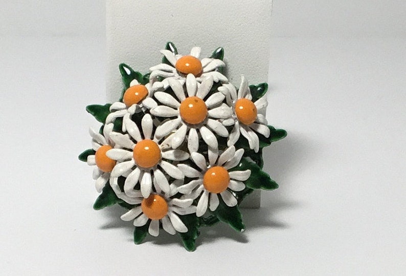 Vintage Enameled Daisy Bouquet Brooch