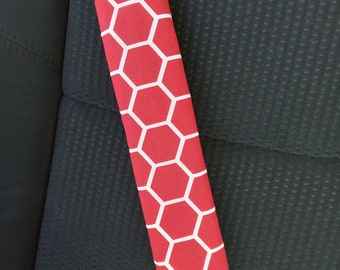 Seat Belt Cover with hexagon design, red or blue, seat belt pad, shoulder pad, 100% cotton fabric, handmade in the USA, Blue honeycomb