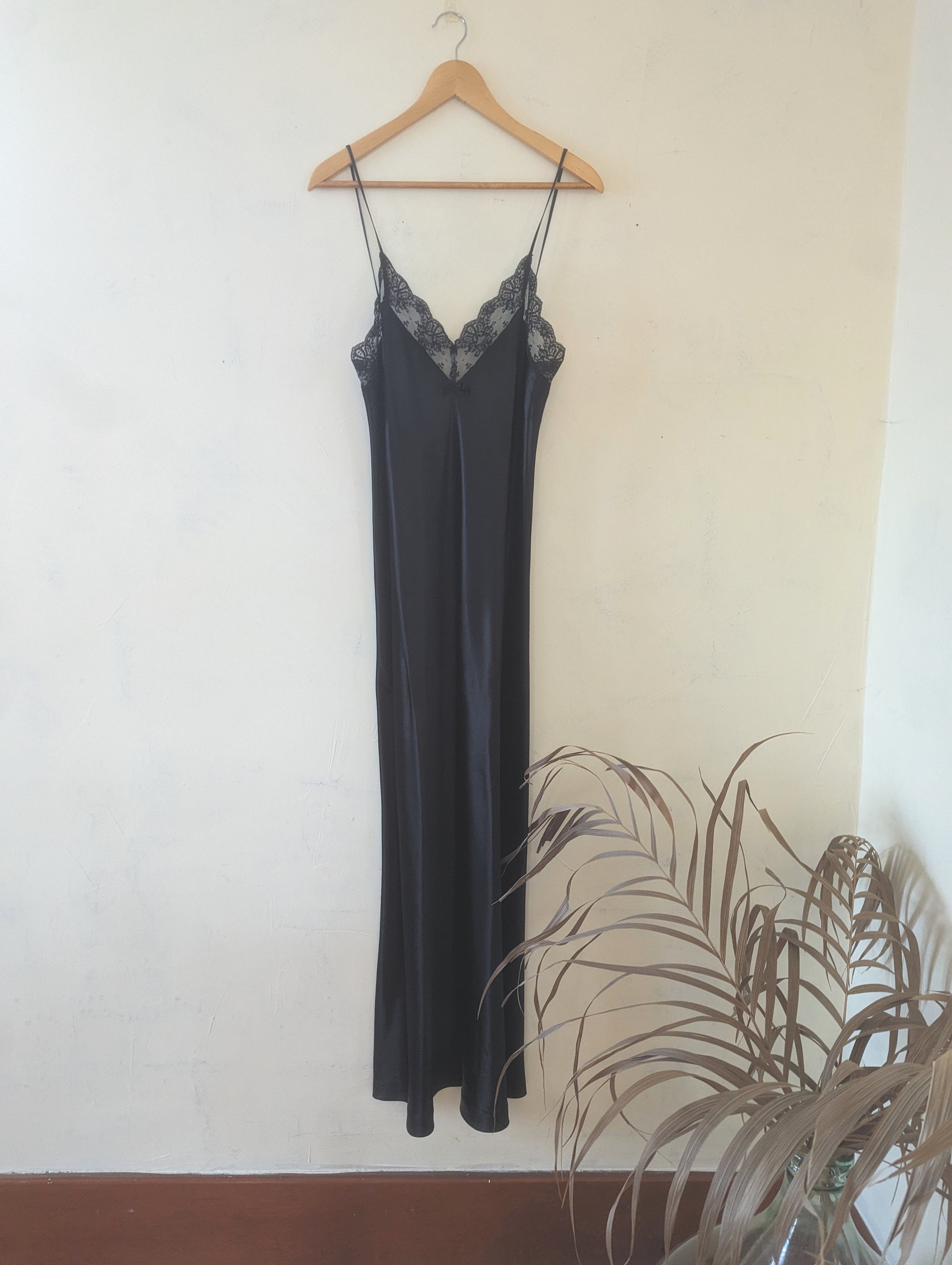 Women's Peri Satin Silk Nightgown With Spaghetti Straps Sleepwear Chemise  Nightdress Slip Featuring Lace Cowl Neck 