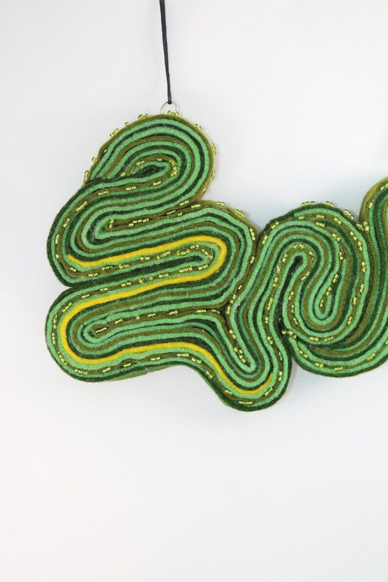 Holly felt necklace